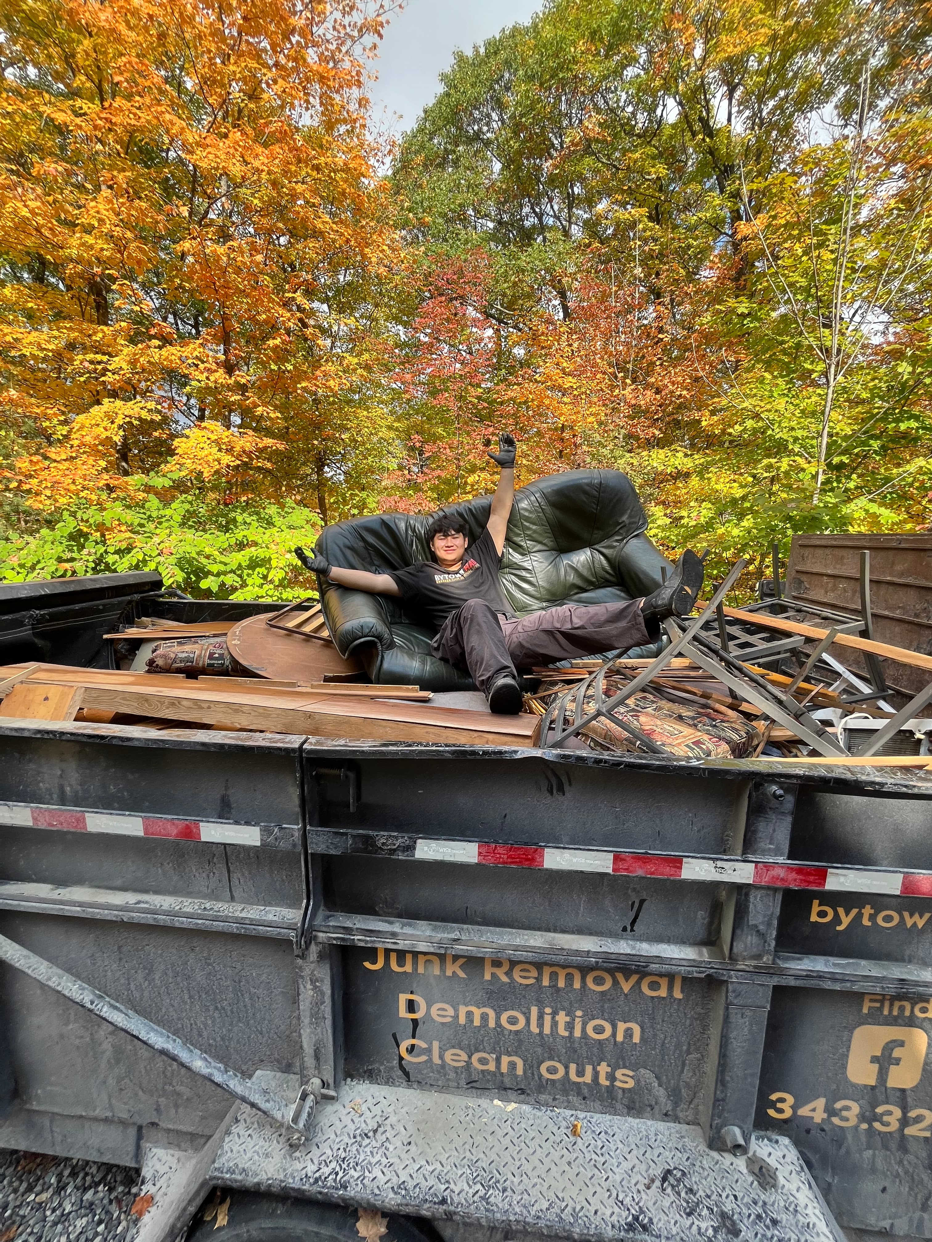Wastely Ottawa Student Junk Removal Truck and Crew