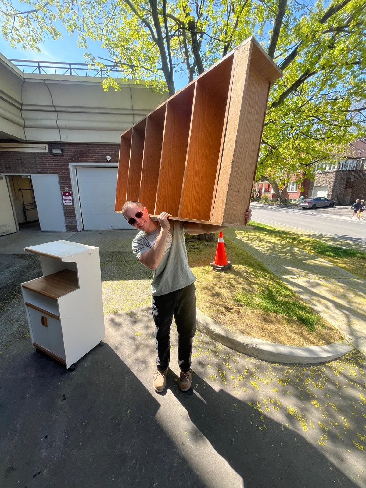 Wastely Ottawa Student Junk Removal Truck and Crew