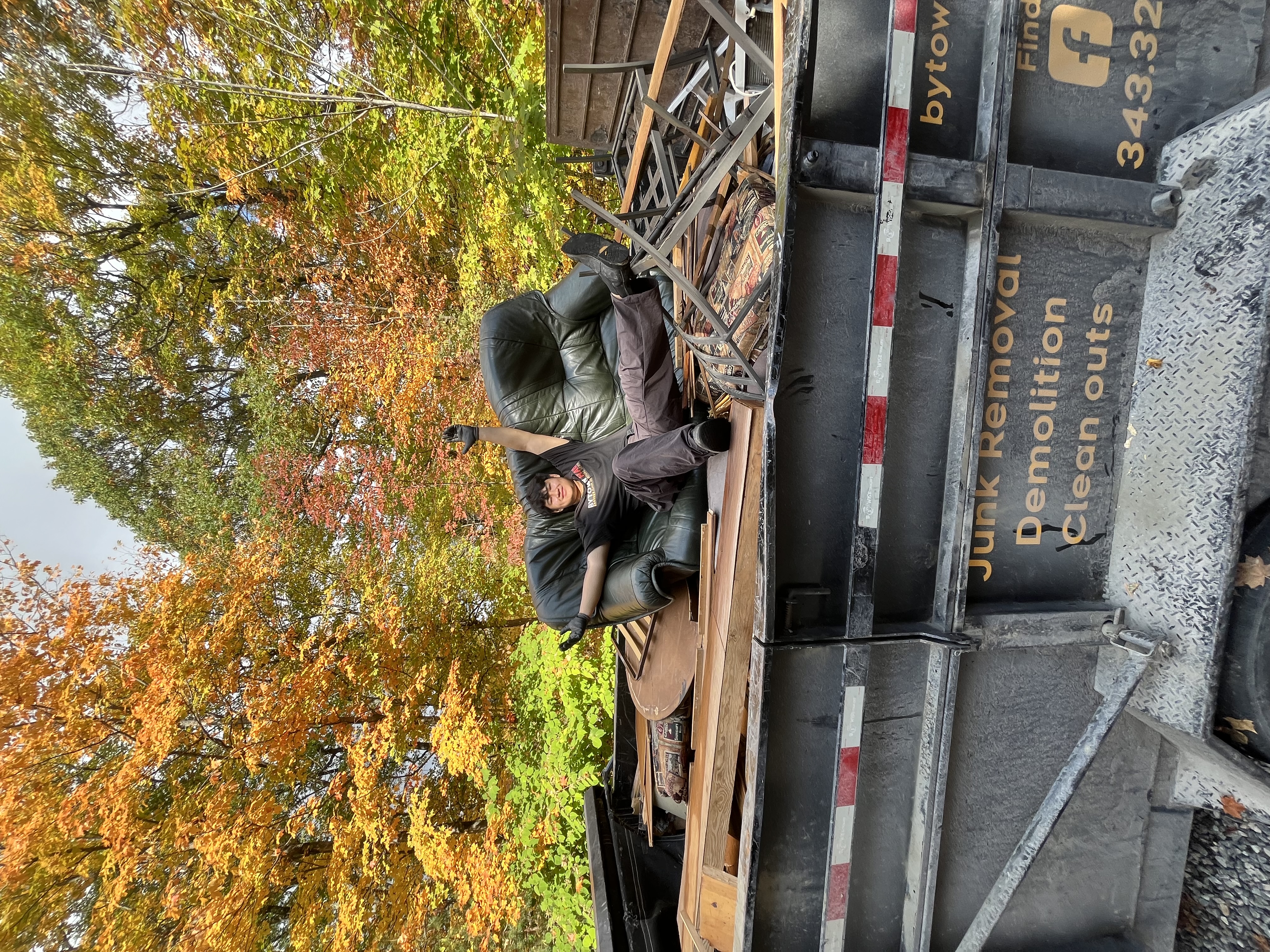 Wastely Ottawa Student Junk Removal Truck and Crew